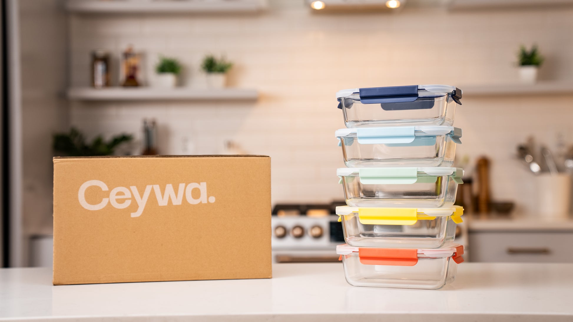 Close-up of Ceywa airtight lids on borosilicate glass food containers, leakproof kitchenware